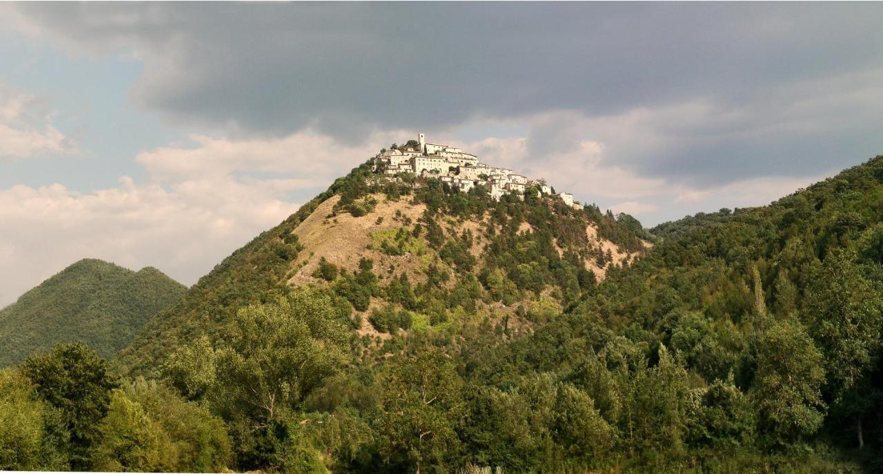 Albergo Diffuso Crispolti Labro المظهر الخارجي الصورة